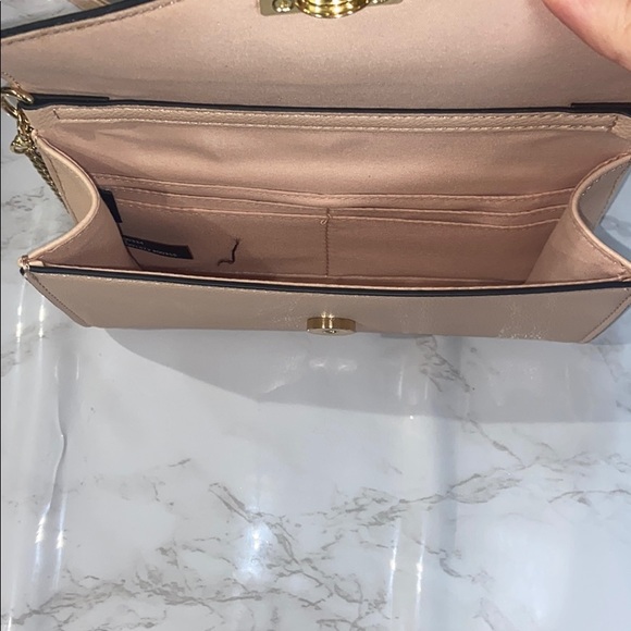 EXPRESS crossbody clutch/cross body - Picture 4 of 8